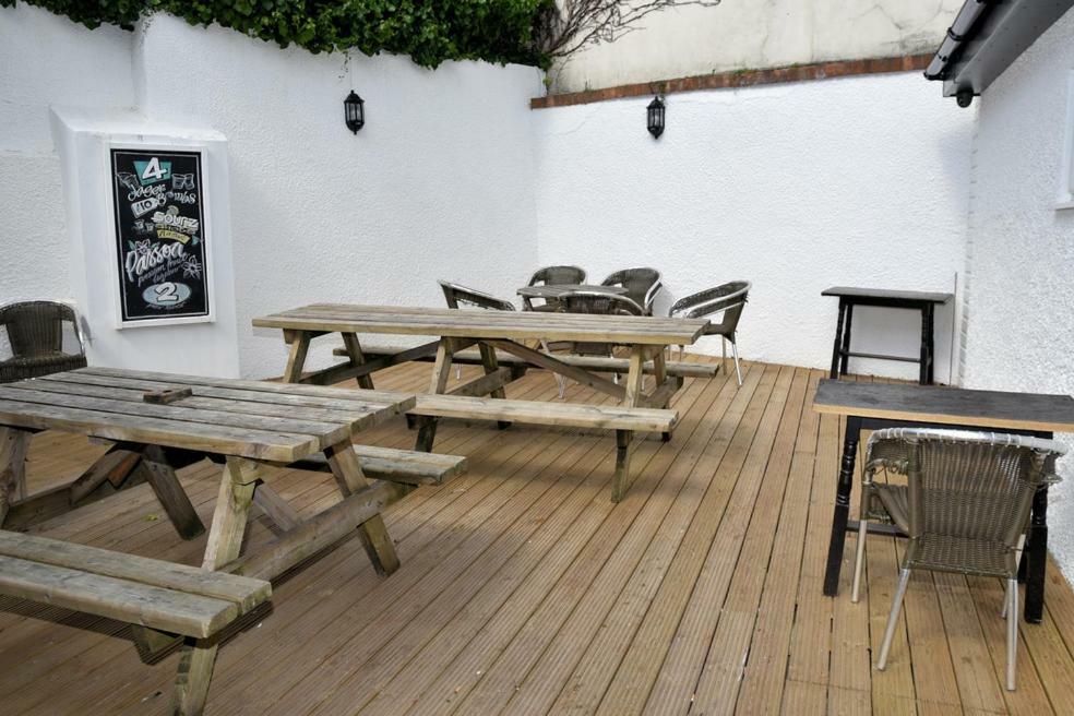 Bed and Breakfast The Red Lion Cardigan Exterior foto